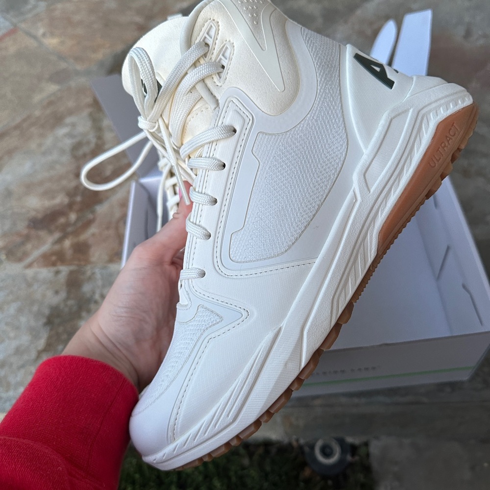 APL TechLoom Defender Sneakers Size 8.5